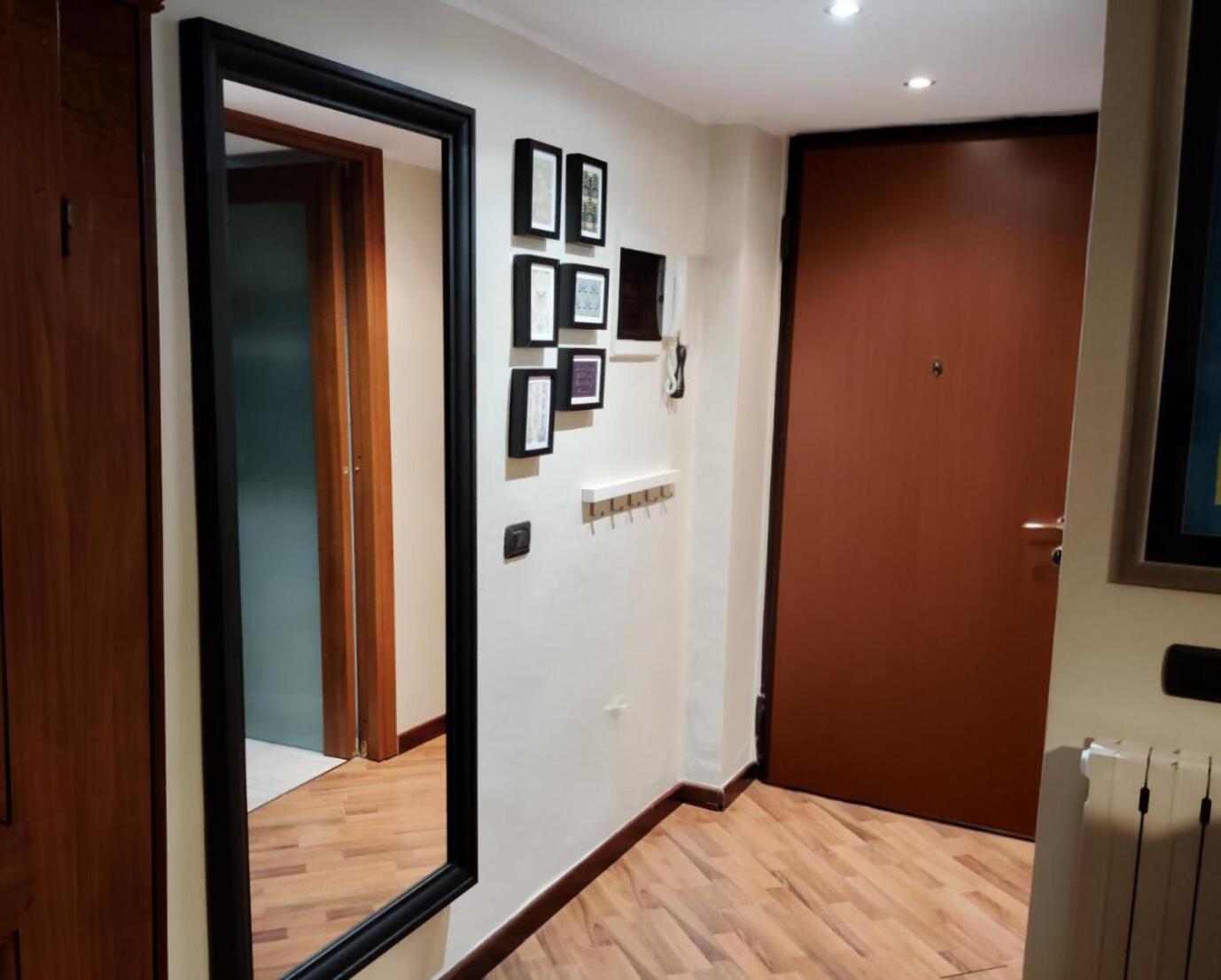 Vfh Stylish Boutique Apartment-City Center Milano Exteriör bild